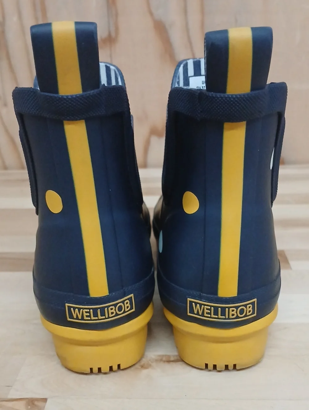 Joules Navy Polka Dot Short Rain Boots with Yellow Soles Size 6